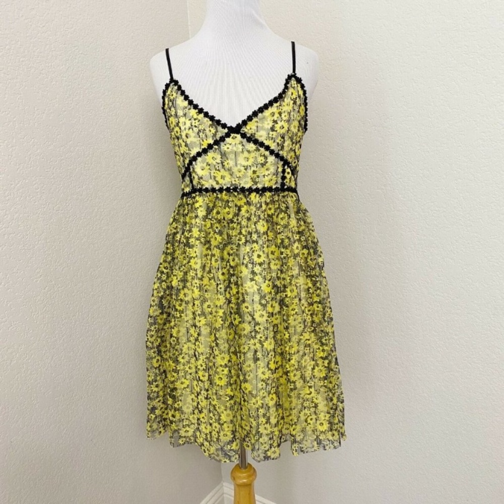 NWT Romeo & Juliet Coutour Size Large